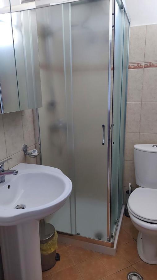 Sea View Apartment Saranda Ngoại thất bức ảnh